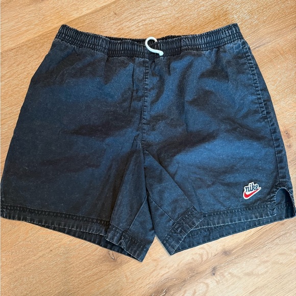 Nike Charcoal Sports Shorts - Picture 1 of 3